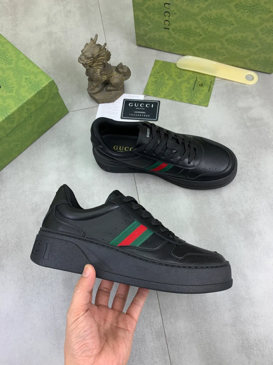Men's shoes 💰P400💰【New model】 🆘 The latest model from Gucci official website 🎁 Classic casual and fashionable men's shoes 👟 Hot model 💥 Simple and elegant style, exclusive for trendy men. Unique latest brand elements from the official website 👑 Original Gucci decoration, fashionable and generous, made of original soft calfskin fabric ➕ Comfortable soft pigskin lining ✅Wear-resistant rubber outsole specified on the official website_Full elasticity, classic model taken in real life🎬Color: 5️⃣colors available😍Number: 38-44 (45 46 customized)